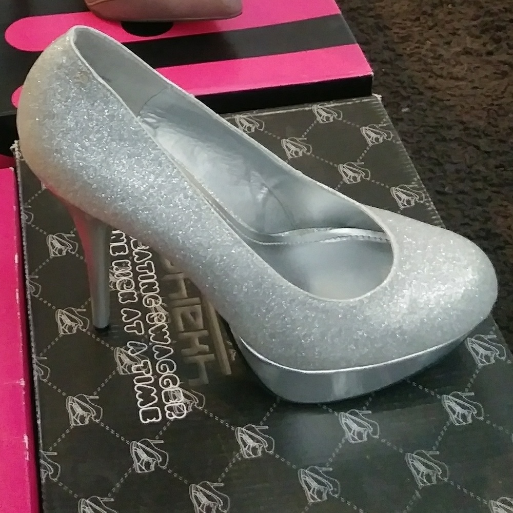 Shoes silver
